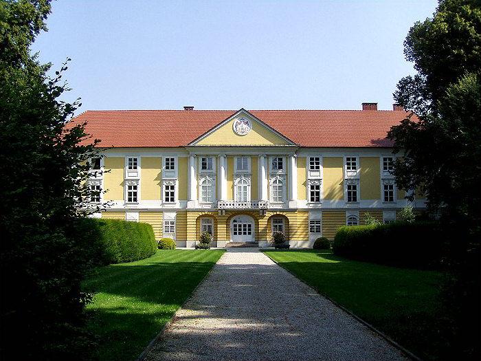 Schloss-Starhemberg.jpg