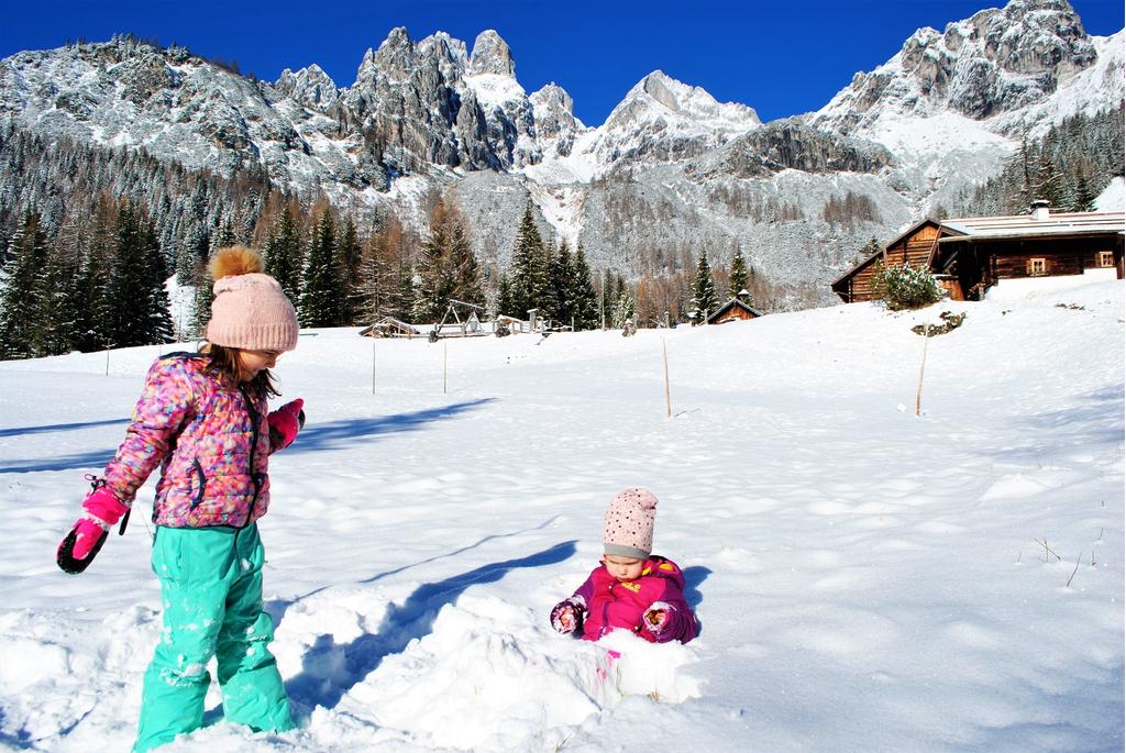 Kinder Spaß im Schnee