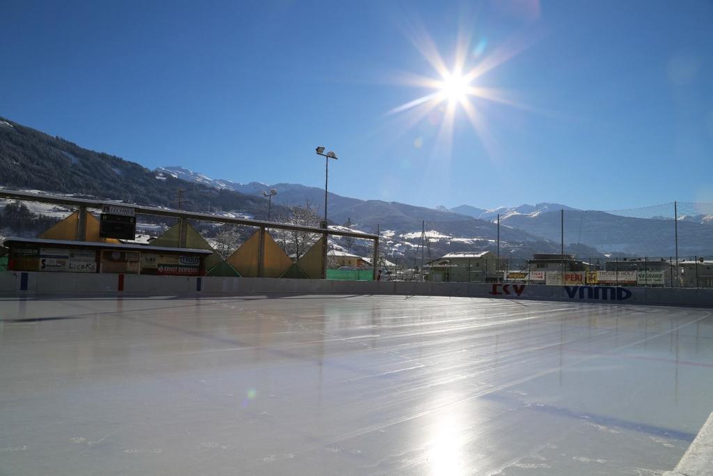 Eislaufplatz Vomp.JPG