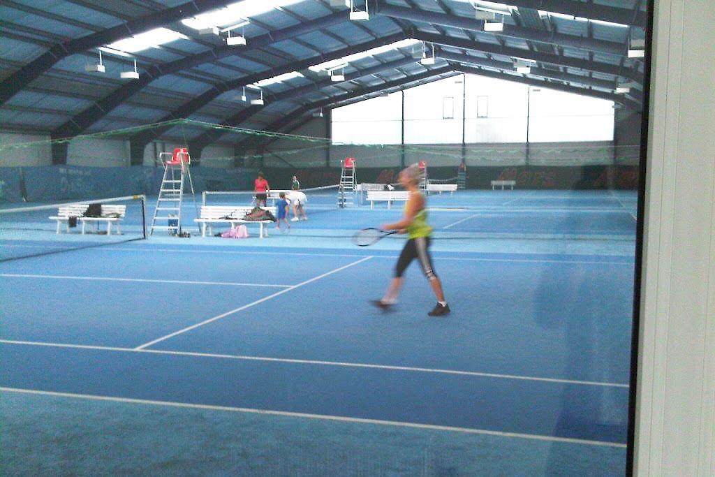 Tennishalle