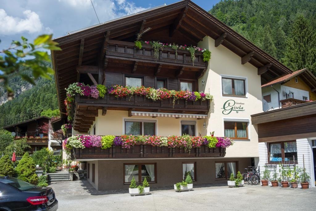 Gaestehaus_Gisela_Bruck_Dorf_10_Haus_aussen