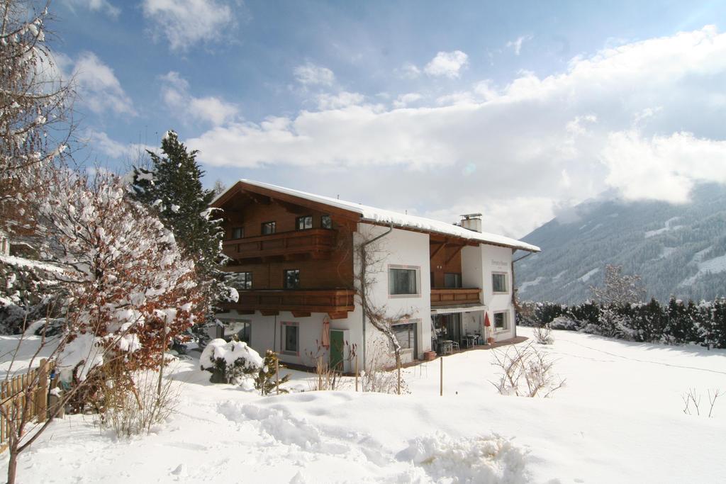 bronte-haus-winter-garten