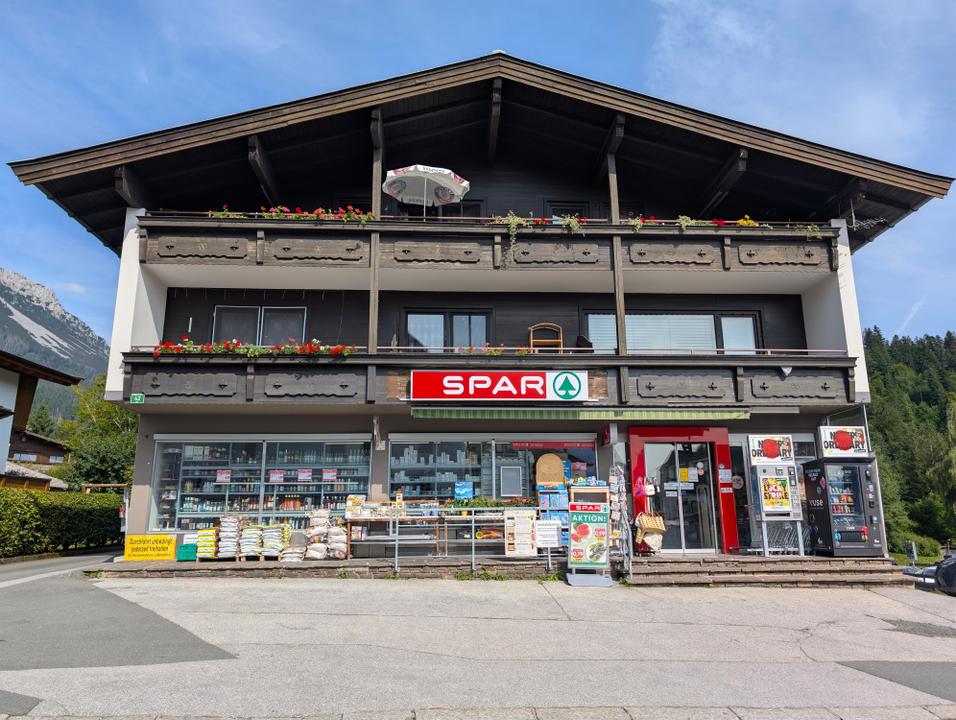 Scheffau_Spar_Geschäft_Außenansicht
