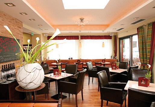 Cafe Schwarz