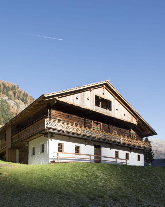 Außenansicht - Giatla Hof Kalkstein