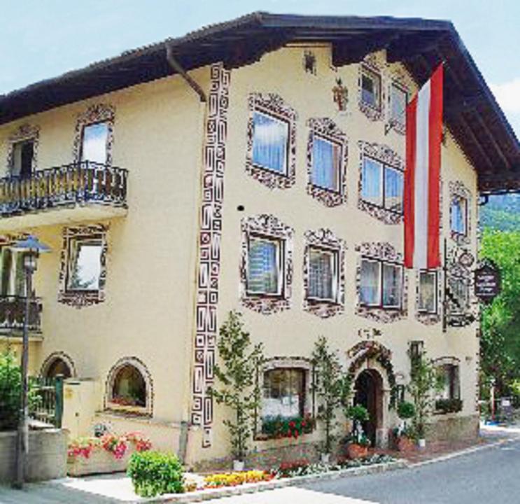 kuchl_goldene stiege_außenansicht