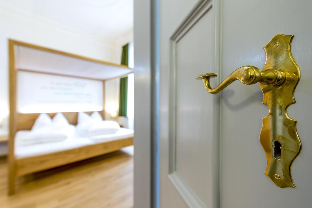 Eingang ins Doppelzimmer, Symbolbild
