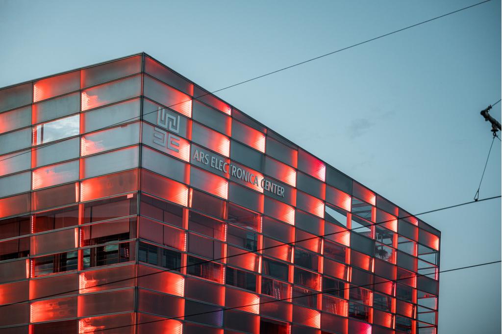 AEC_rot2_Fotowalk©Linz Tourismus_Christoph Partsch.jpg