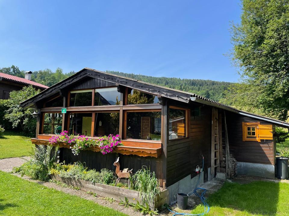 Hütte außen2
