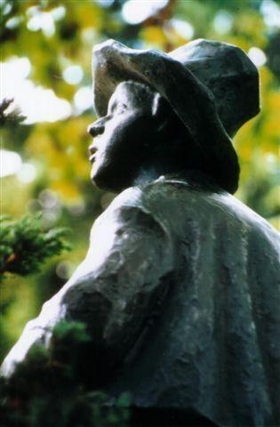 Roseggerskulptur im Roseggerpark