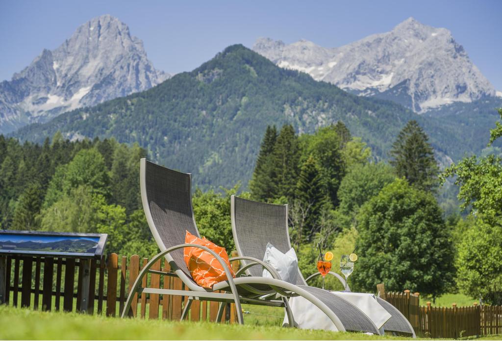 Garten mit Bergpanorma