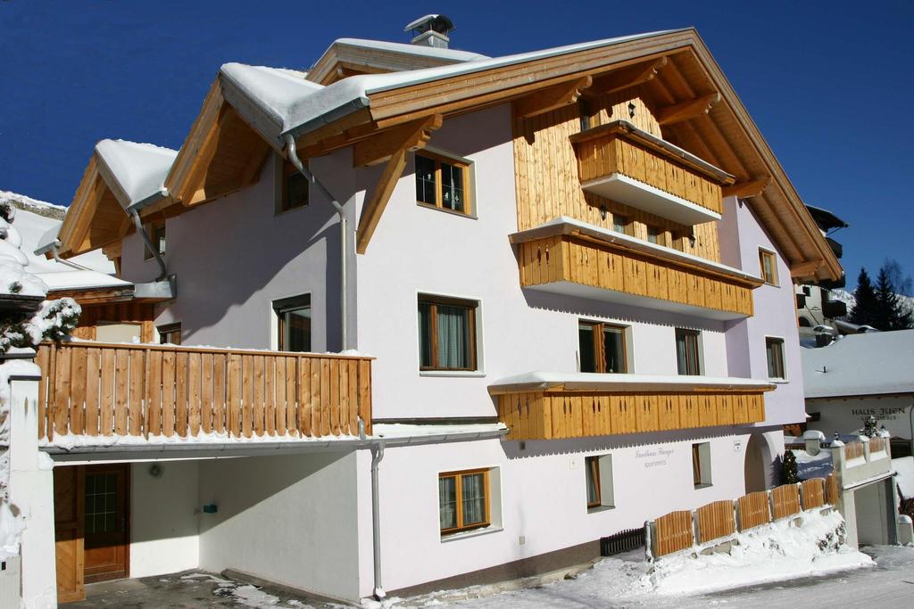 Winterbild_Landhaus_Flunger