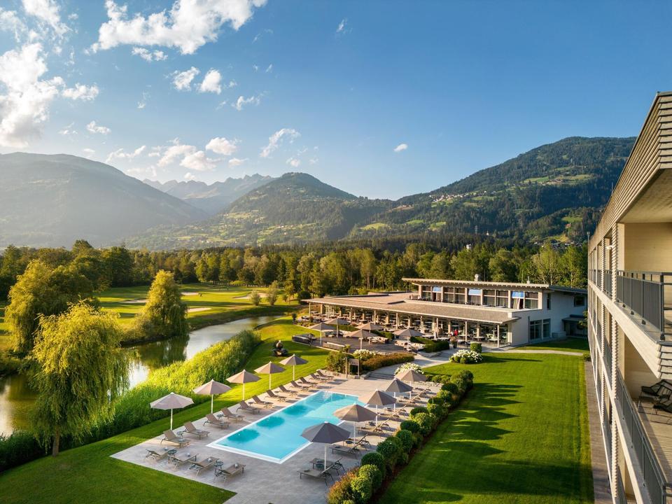 Dolomitengolf Suites Sommerurlaub Pool
