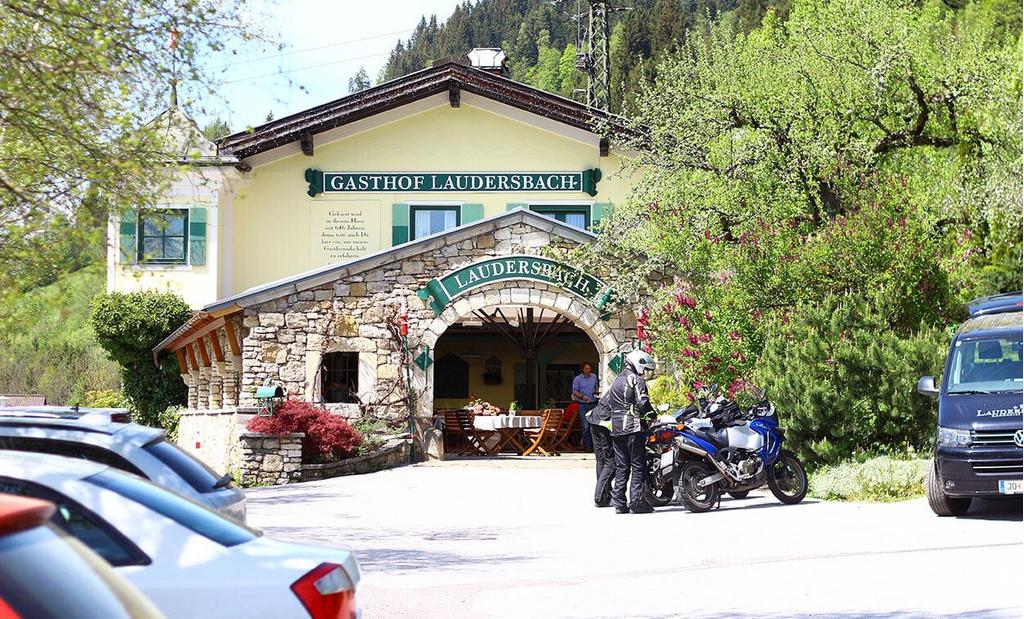 gasthof-restaurant-altenmarkt-gastgarten-sommer