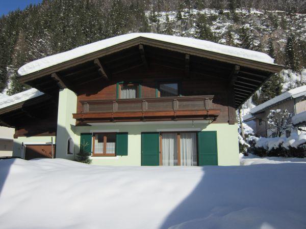Hausansicht Winter