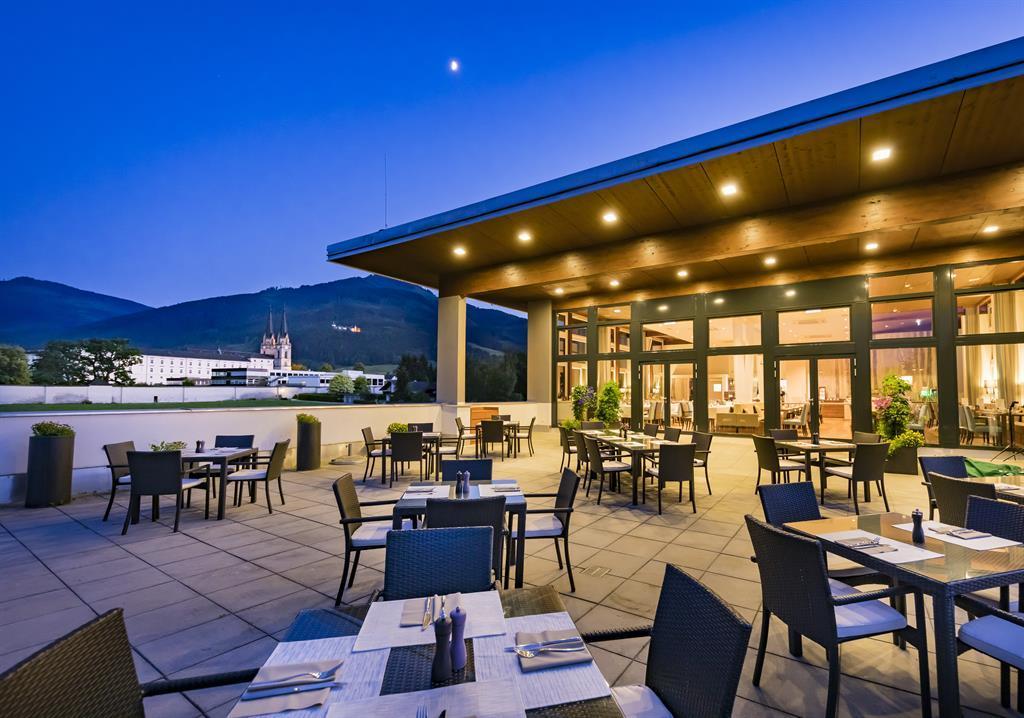 Dachterrasse bei Nacht