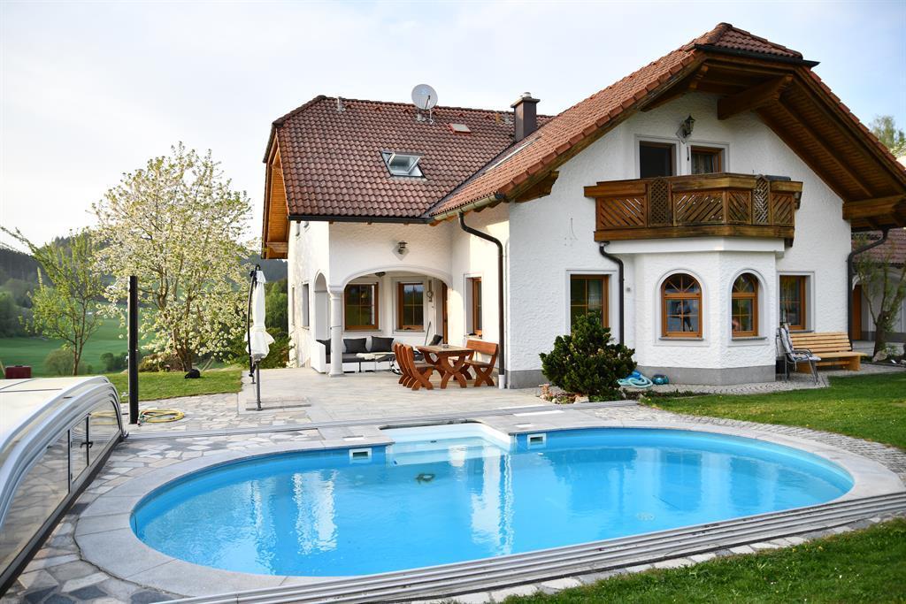 mit Außenpool