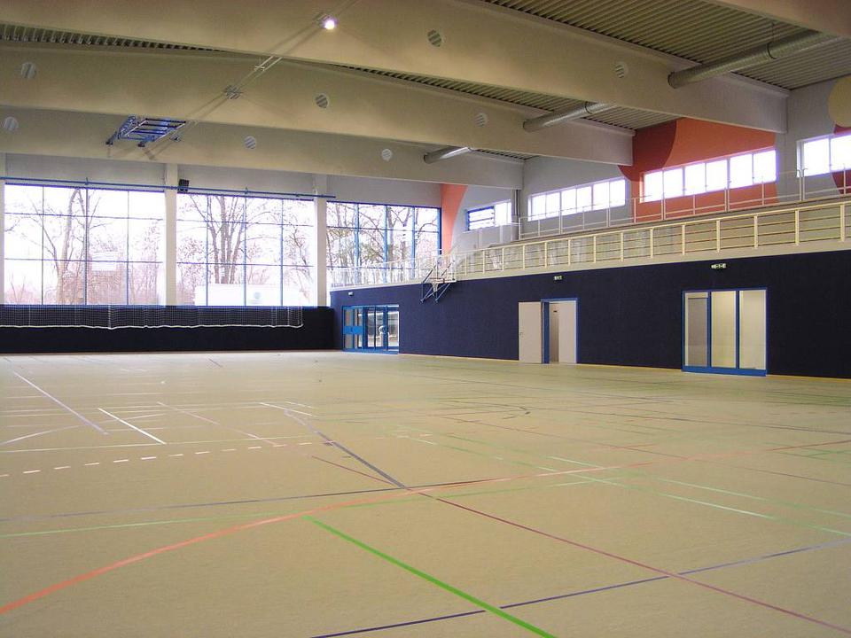 Ballsporthalle