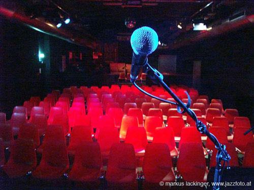 Jazzit: hall