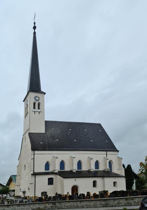 Pfarrkirche Lochen von Südwesten