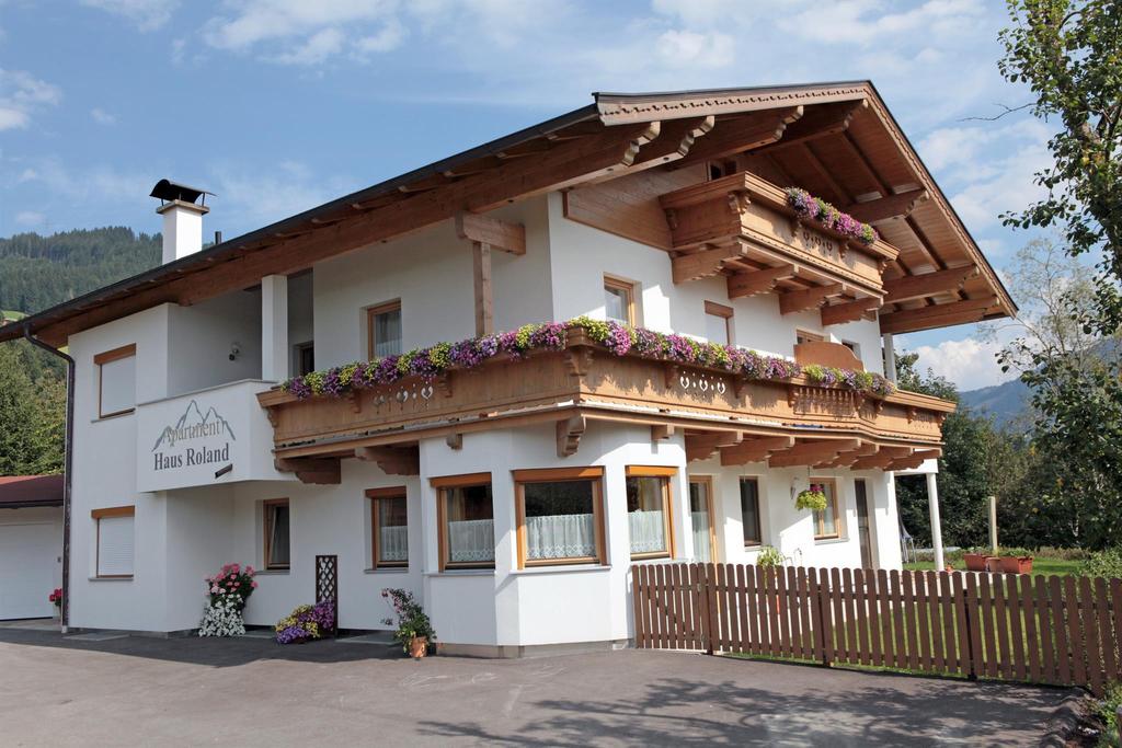 Appartement-Haus-Roland-Salvenberg-Haus-Sommer.jpg