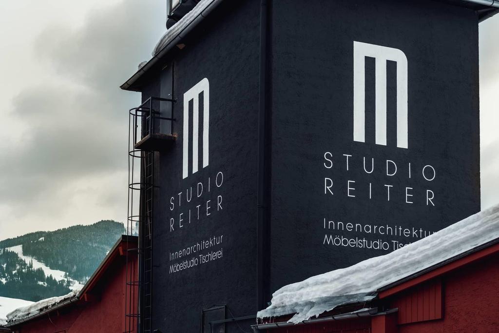 mstudio-reiter-aussenansicht-innenarchitektur