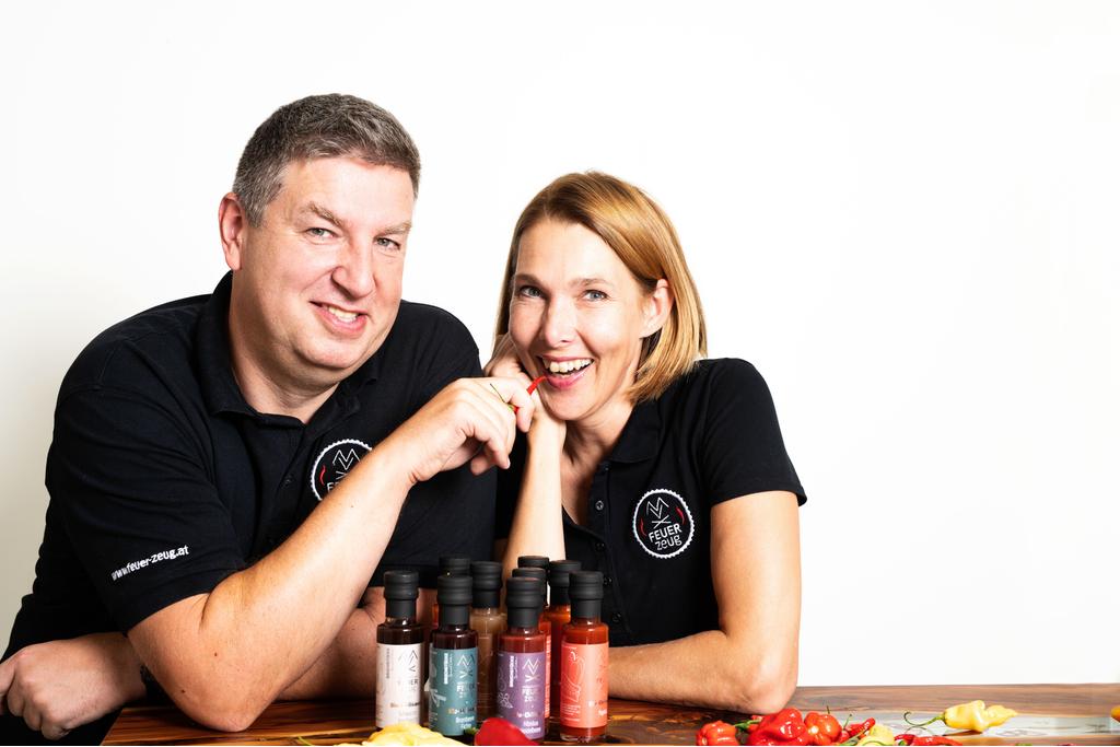 Ulrike und Christian mit ihrem FEUERzeug