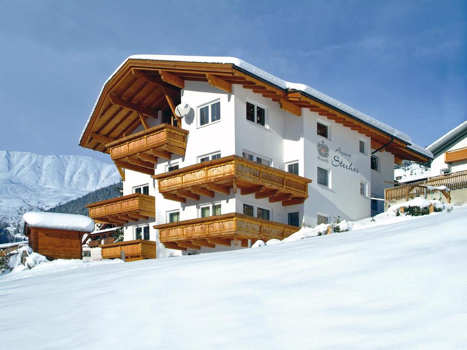 Apart Stecher im Winter