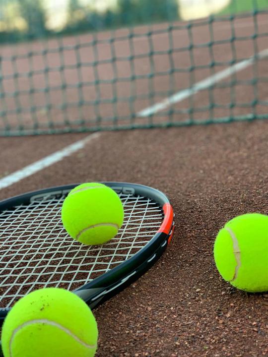 Tennishalle Birkfeld_Tennisbälle_Oststeiermark