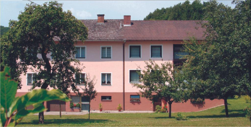 Privatzimmer Wolfsteiner Lackner