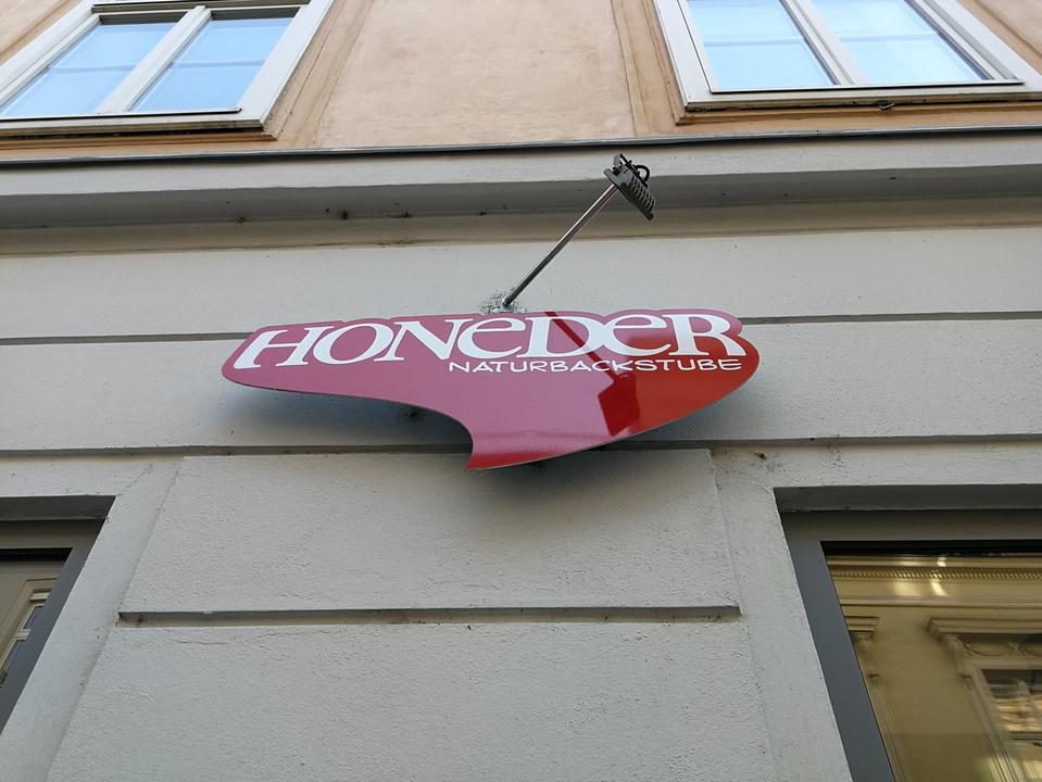 fccab5f6-cc97-4e24-9cdd-9d76e189c602.jpg